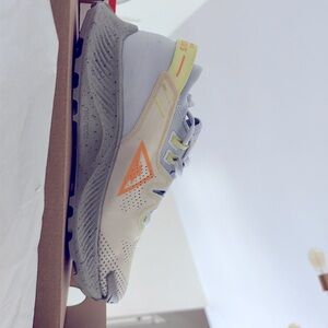 Nike Pegasus Trail 2 size 6 New with box. These were never worn.